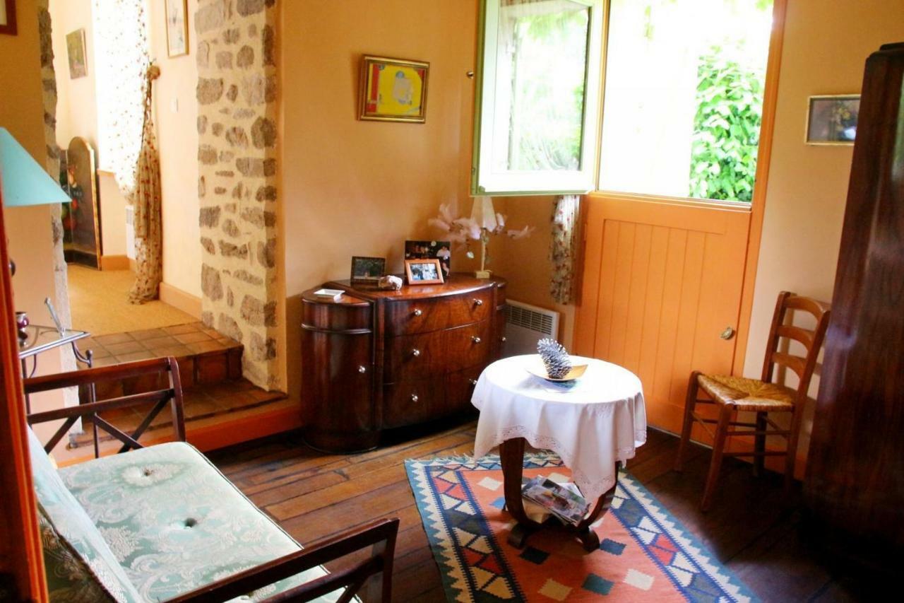 Chez Claire Bed and Breakfast Chamborand Exteriör bild